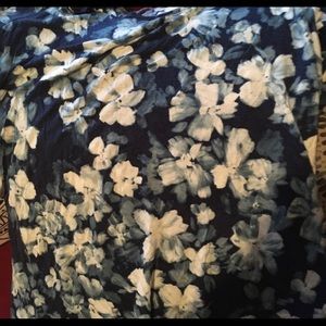 Blue and white floral short sleeve shirt